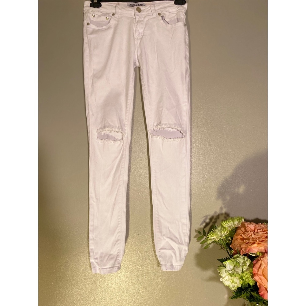 Distressed White Skinny Jean